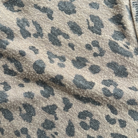 Women’s Abercrombie & Fitch top - Picture 3 of 4